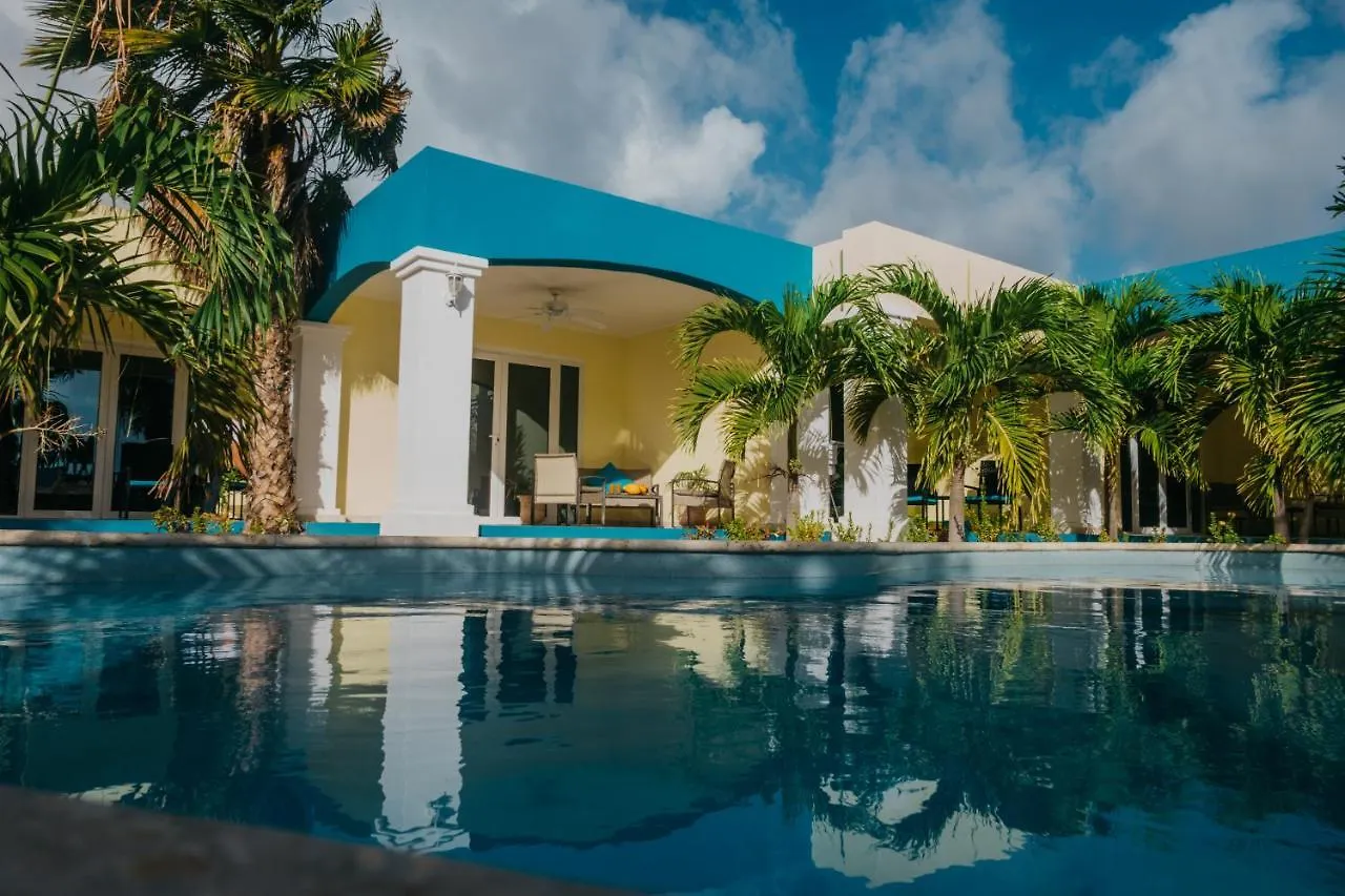 Aqua Viva Suites Playa 3*,  Bonaire, Saint Eustatius y Saba